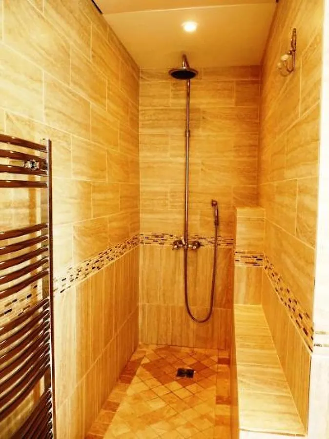 Luxury Three Bed Apartment In Cannes Just A Couple Of Minutes Walk To The Palais And Beaches 669