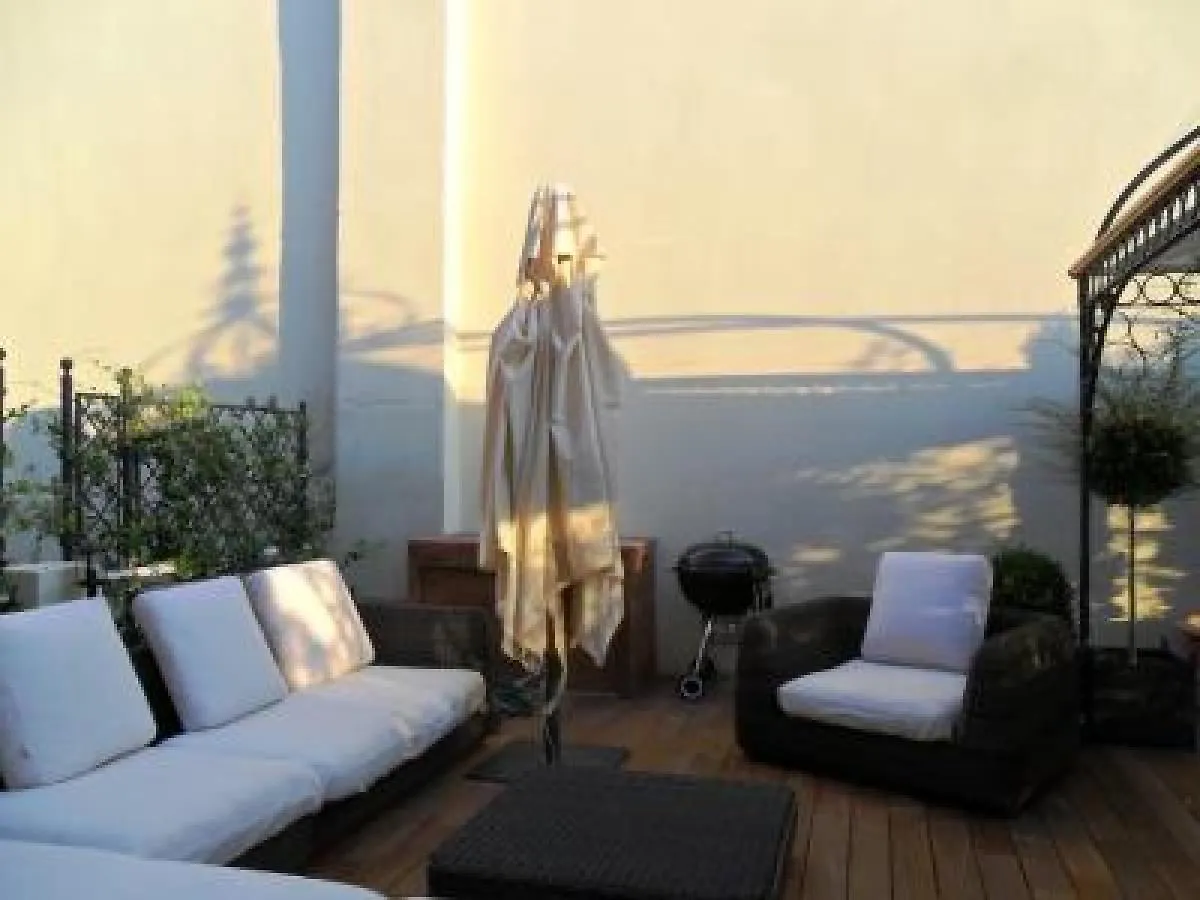 Luxury Three Bed Apartment In Cannes Just A Couple Of Minutes Walk To The Palais And Beaches 669