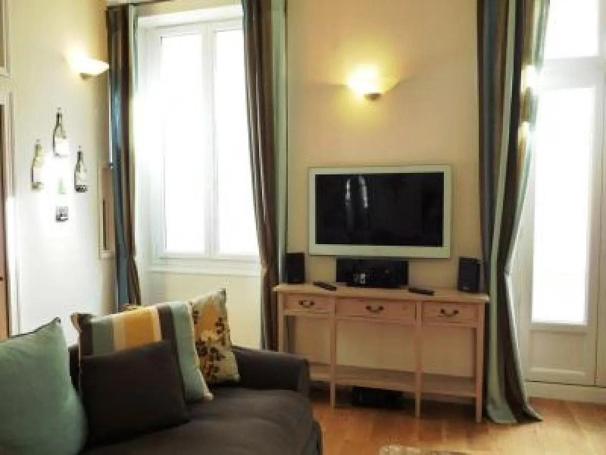 Luxury Three Bed Apartment In Cannes Just A Couple Of Minutes Walk To The Palais And Beaches 669