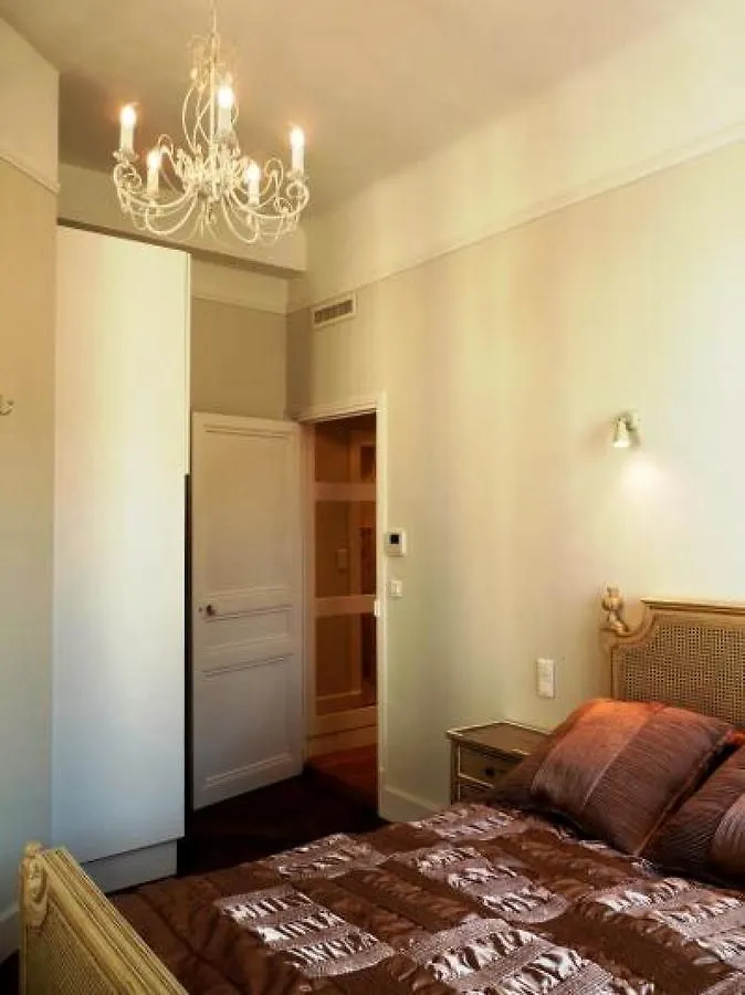 Luxury Three Bed Apartment In Cannes Just A Couple Of Minutes Walk To The Palais And Beaches 669